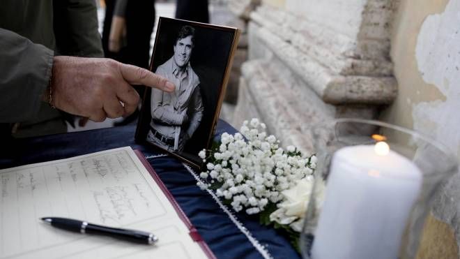 I funerali di Lando Buzzanca, l'attore scomparso domenica 18 dicembre 2022 nella Capitale a 87 anni