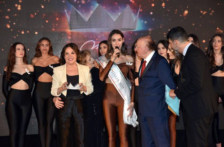 Lavinia Abate incoronata Miss Italia 2022 durante le premiazione a Roma 
