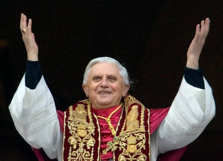 Joseph Ratzinger è stato il 265º papa della Chiesa cattolica, col nome di Benedetto XVI (foto Afp)