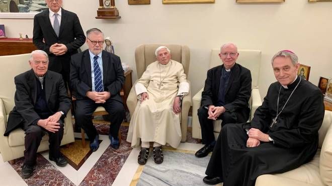 L' ultima visita Benedetto XVI l'aveva ricevuta il primo dicembre scorso da parte dei due vincitori del Premio 
Ratzinger (foto Ansa)
