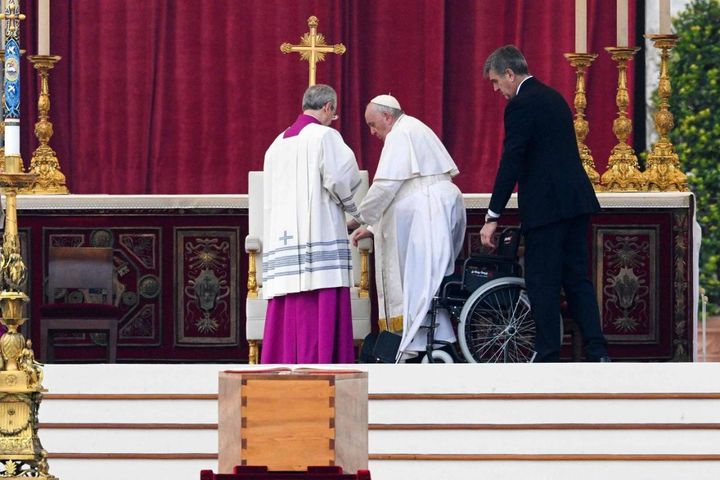 I funerali di papa Francesco (Ansa)