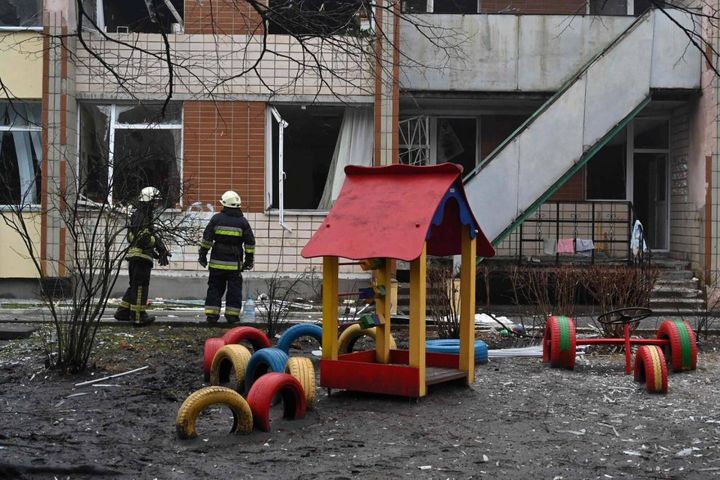 Ucraina, si schianta elicottero su un asilo. Morto il ministro dell'Interno e il suo vice (Ansa)