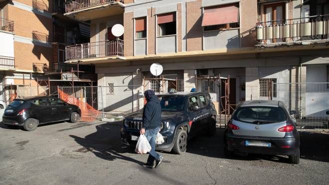 Agguato a Ostia, un uomo di 48 anni è stato ucciso a colpi di pistola 