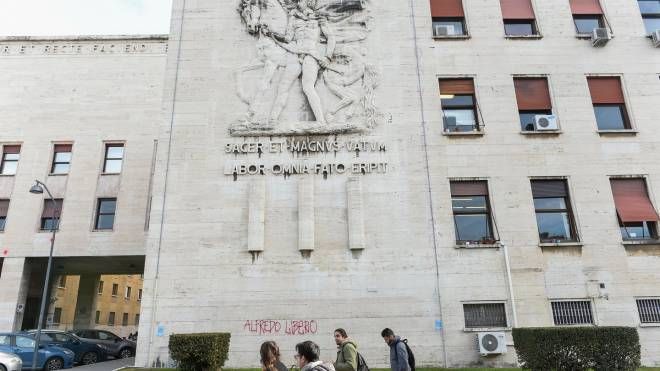 Facoltà di Lettere occupata alla Sapienza di Roma in soliderietà all'anarchico Cospito da più di 100 giorni in sciopero della fame contro il 41bis