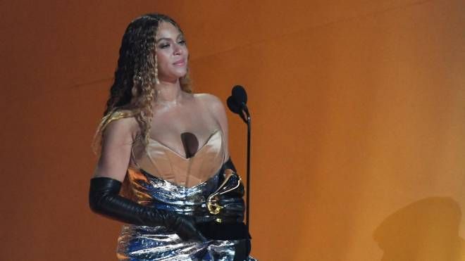 Beyoncé batte tutti i record: è la star più premiata della storia dei Grammy Awards