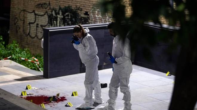 La polizia effettua i rilievi sul luogo dell'omicidio alla Stazione Valle 
Aurelia, Roma, 19 febbraio 2023