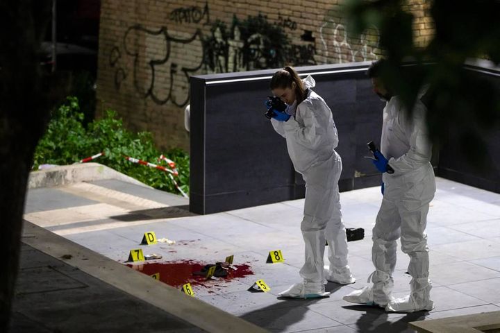 La polizia effettua i rilievi sul luogo dell'omicidio alla Stazione Valle 
Aurelia, 
Roma, 19 febbraio 2023