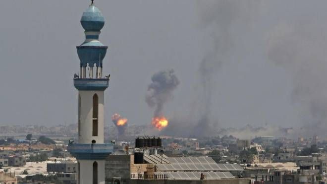 Attacchi israeliani sulla Striscia di Gaza (Ansa)