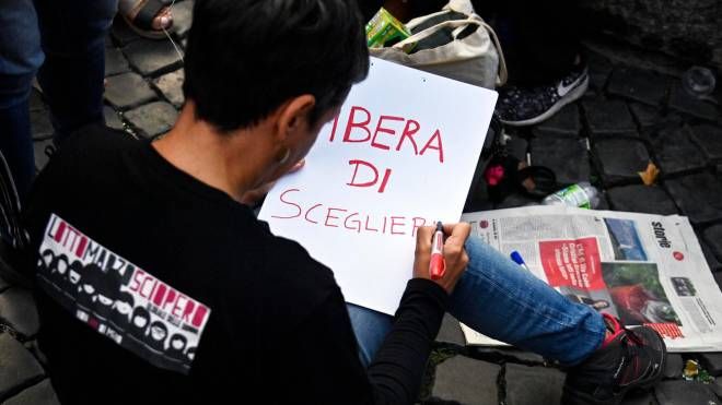 Manifestazione di "Non una di meno" per la giornata per l'aborto sicuro, Roma