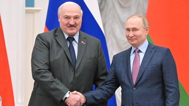 Vladimir Putin, 70 anni, e Alexandr Lukashenko, 68 