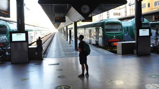 Stazione Cadorna a Milano, sciopero treni (Imagoeconomica)
