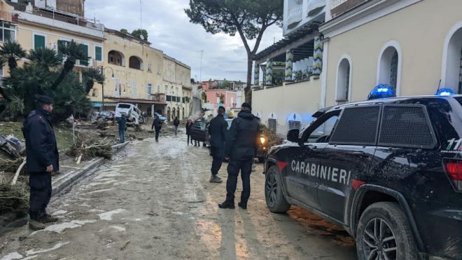 Carabinieri, controlli a Ischia nei luoghi della frana