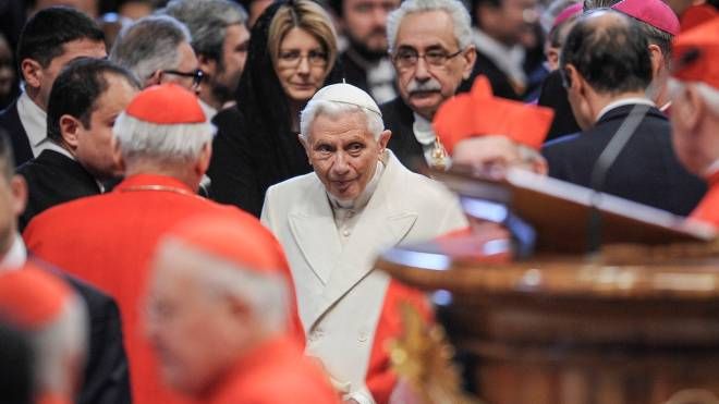 Una delle ultime partecipazioni di papa Benedetto XVI a un concistoro