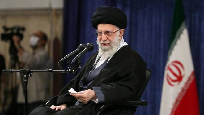 L'ayatollah Ali Khamenei durante un meeting a Teheran il 9 gennaio 