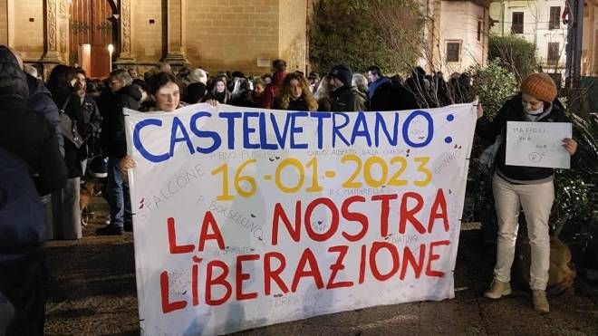 Una manifestazione, dopo l’arresto del boss, contro la mafia a Castelvetrano