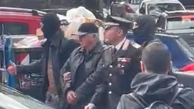 Giovanni Luppino mentre viene portato via dai carabinieri del Ros lo scorso 16 gennaio