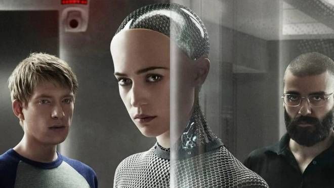 Nel thriller del 2014 Ex Machina viene raccontata la storia di Ava, una macchina umanoide