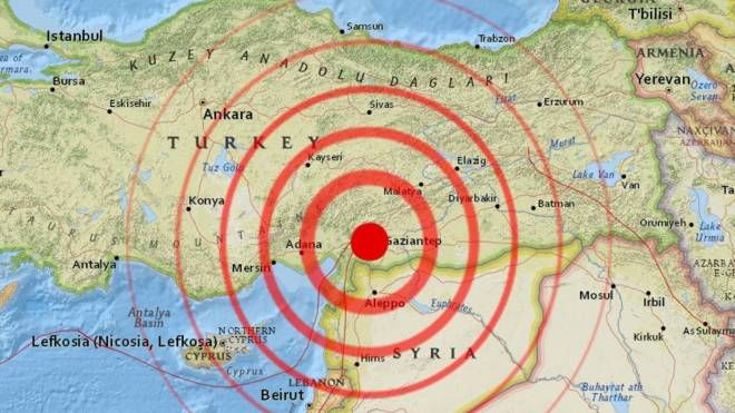 Il terremoto tra la Turchia e la Siria (Ansa)
