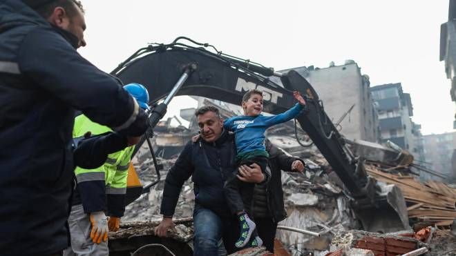 Terremoto in Turchia: incessante il lavoro dei soccorritori