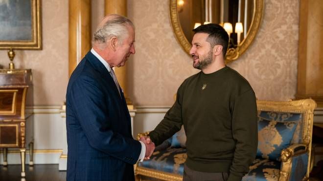 Re Carlo III e il presidente Zelensky a Buckingham Palace, 8 febbraio 2023 (Twitter)