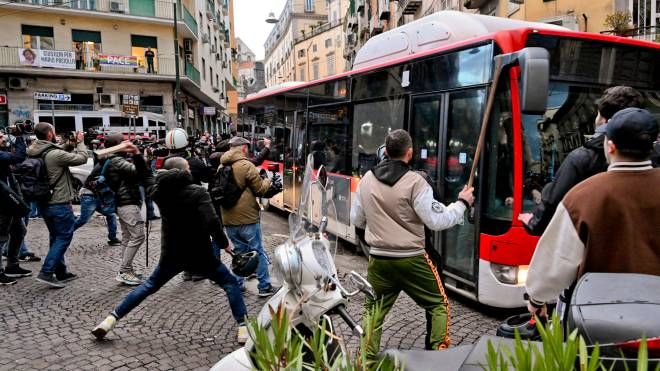 "Volevamo difendere Napoli" hanno detto alcuni ultras arrestati per i disordini in città