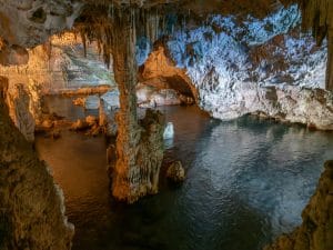 sardegna-5-grotte-marine-da-visitare-in-estate