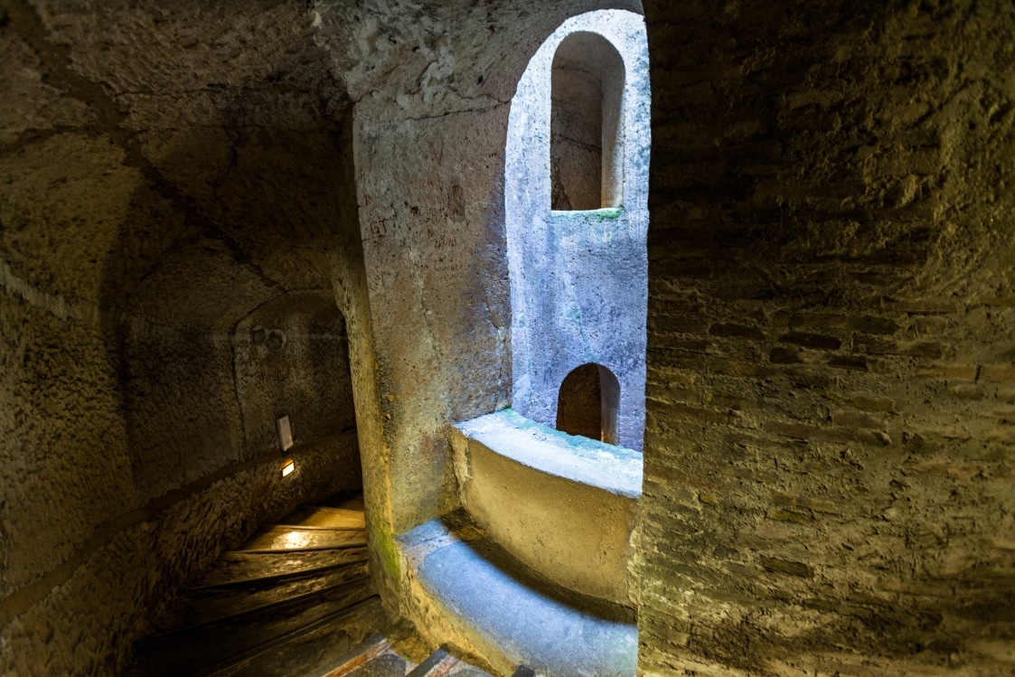 Pozzo di San Patrizio: la lunga scalinata che porta in fondo al pozzo (credits Umbria tourism)